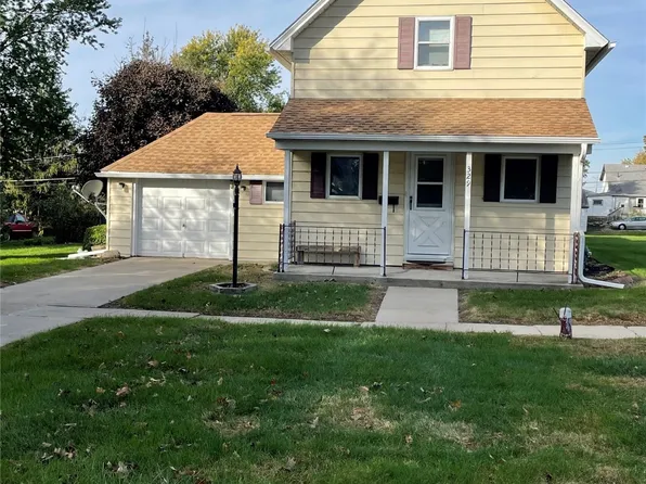 329 Broad St, Grinnell, IA 50112
