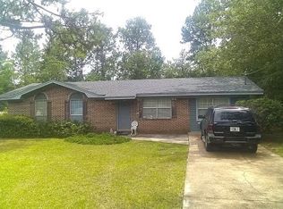 79 Pine St, Freeport, FL 32439