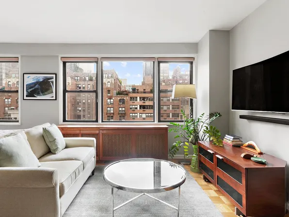 345 E 52nd St APT 9B, Manhattan, NY 10022