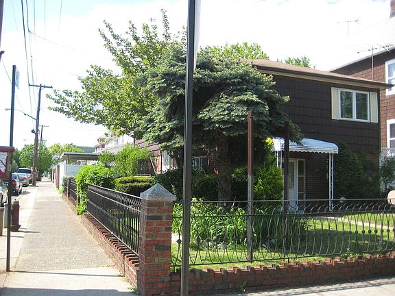 3rd image of 1810 E 49th St