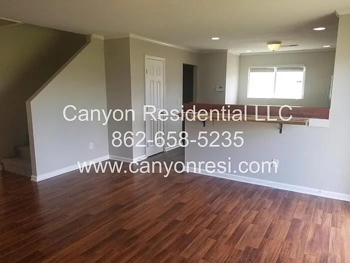 103 Dormont Dr NE — Photo 16