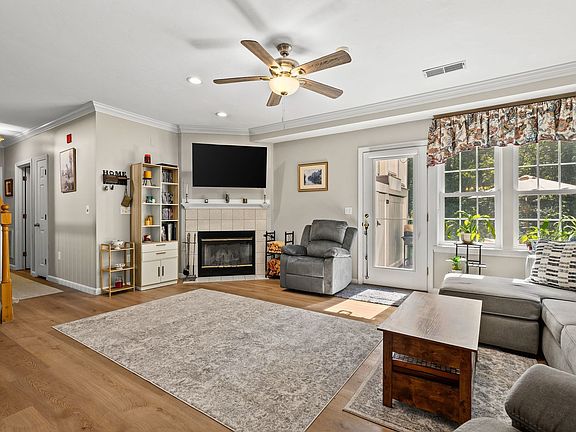 5th image of 317 Tilden Commons Ln Unit 317