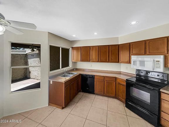 4th image of 2615 W Willow Ave #4