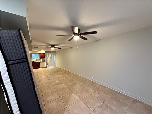 3rd image of 3213 Golden Dr APT B