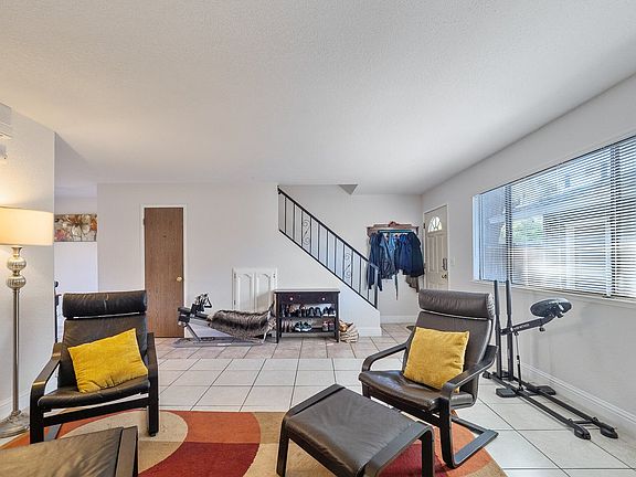 3rd image of 3381 La Canada Dr APT 11