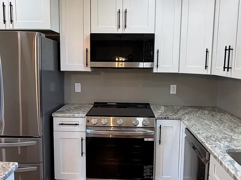 469 Elmhurst Ave — Photo 16