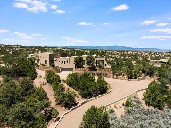 17 Bishops Trl, Santa Fe, NM 87506