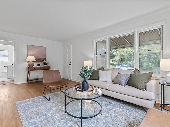 5th image of 1319 Adonna Ln