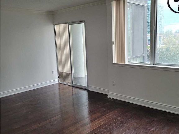 5th image of 350 Webb Dr #411