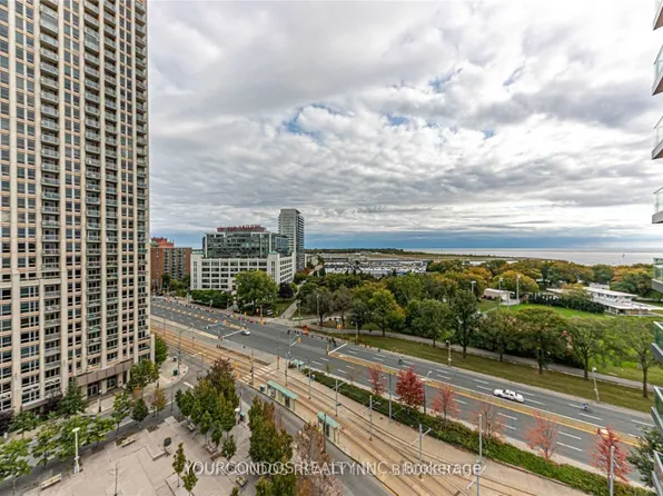 215 Fort York Blvd Unit 1203, Toronto, ON M5V 4A2