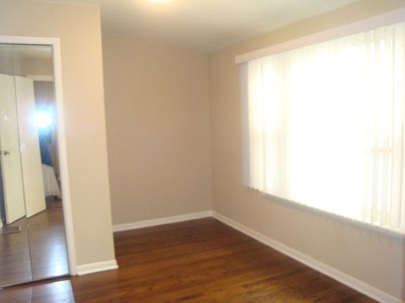 2nd image of 5229 N Leamington Ave