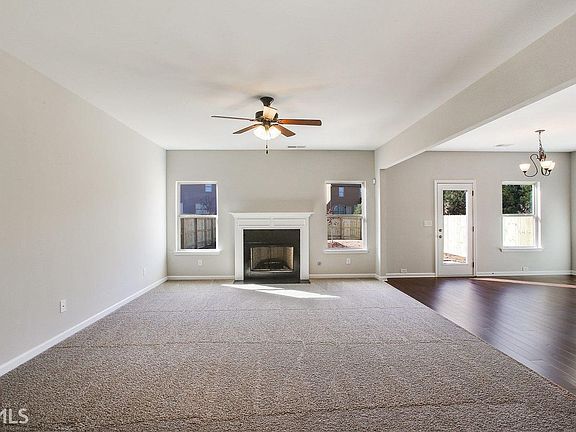 3rd image of 5047 Pioneer Pkwy
