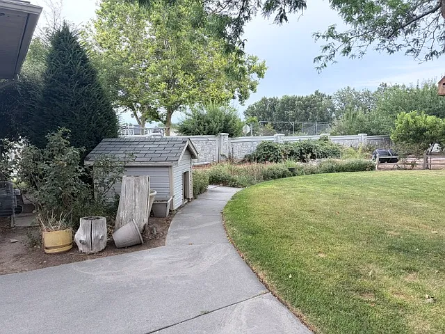 10185 S Chattel Cir — Photo 11
