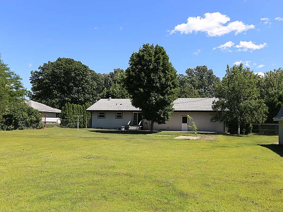 4th image of 13848 Crosstown Dr NW