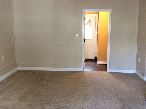5th image of 501 Green Acres Dr