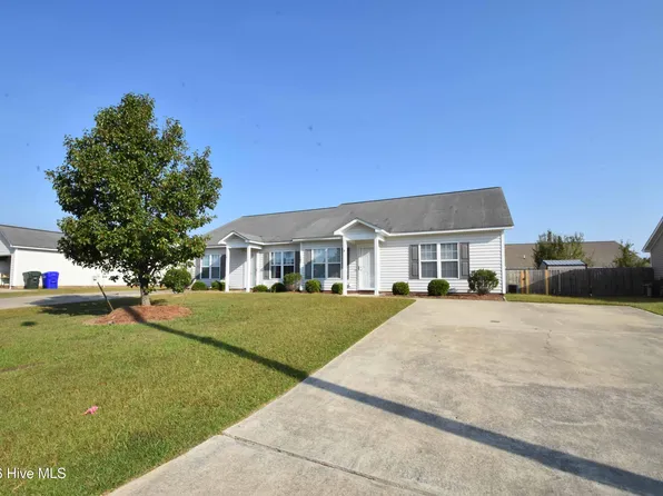 1205 Price Dr #B, Greenville, NC 27834