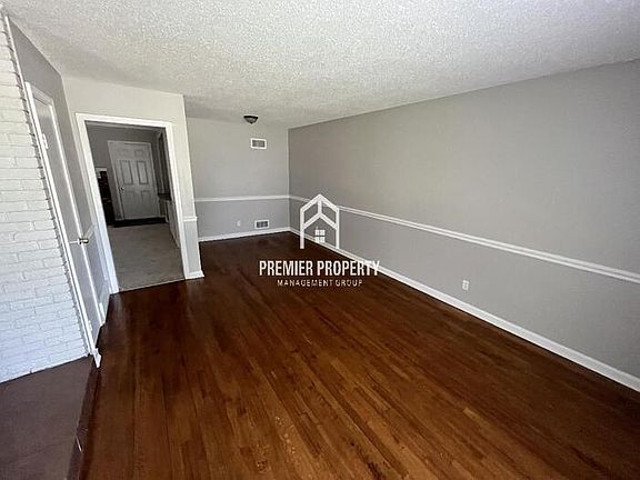 5th image of 3217 Nora Lee Ln