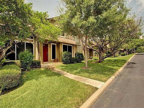 2nd image of 1015 E Yager Ln Unit 204