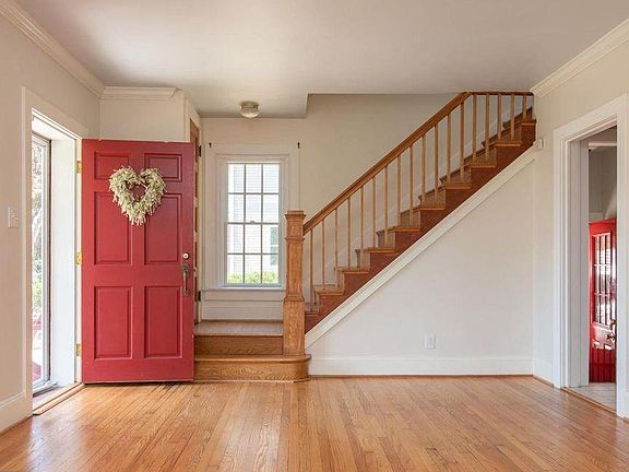 2nd image of 3104 Franklin St