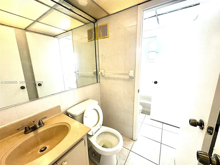 888 NE 132nd St #207 — Photo 9