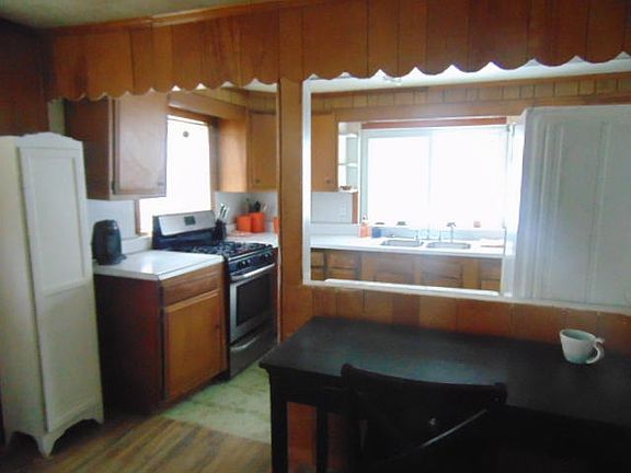 4th image of 115 Reynolds St