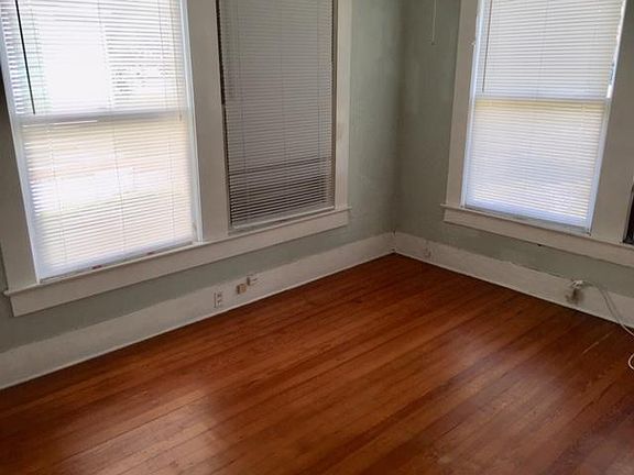 5th image of 940 W Woodlawn Ave APT 4