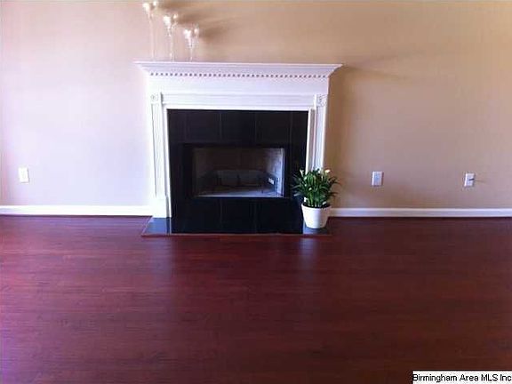 5th image of 988 McAllister Dr