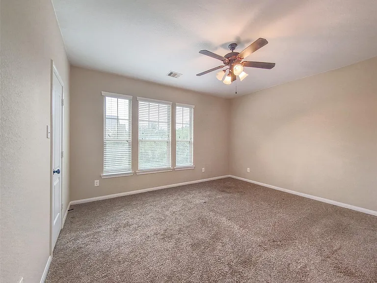 26 Cheswood Manor Dr — Photo 15