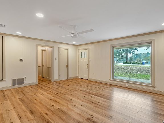 3rd image of 7789 Lakeshore Dr