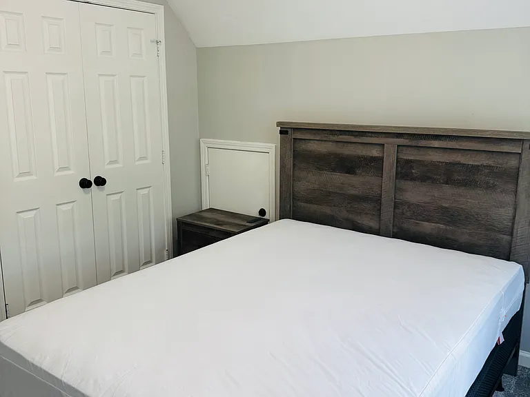 2162 Larchwood Rd SW — Photo 6