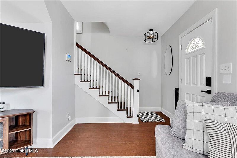 5th image of 155 Manchester Road