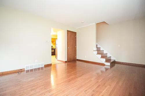 2731 Glendale Ave #J — Photo 4
