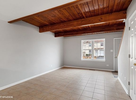 3rd image of 446 Meadow Hill Ln