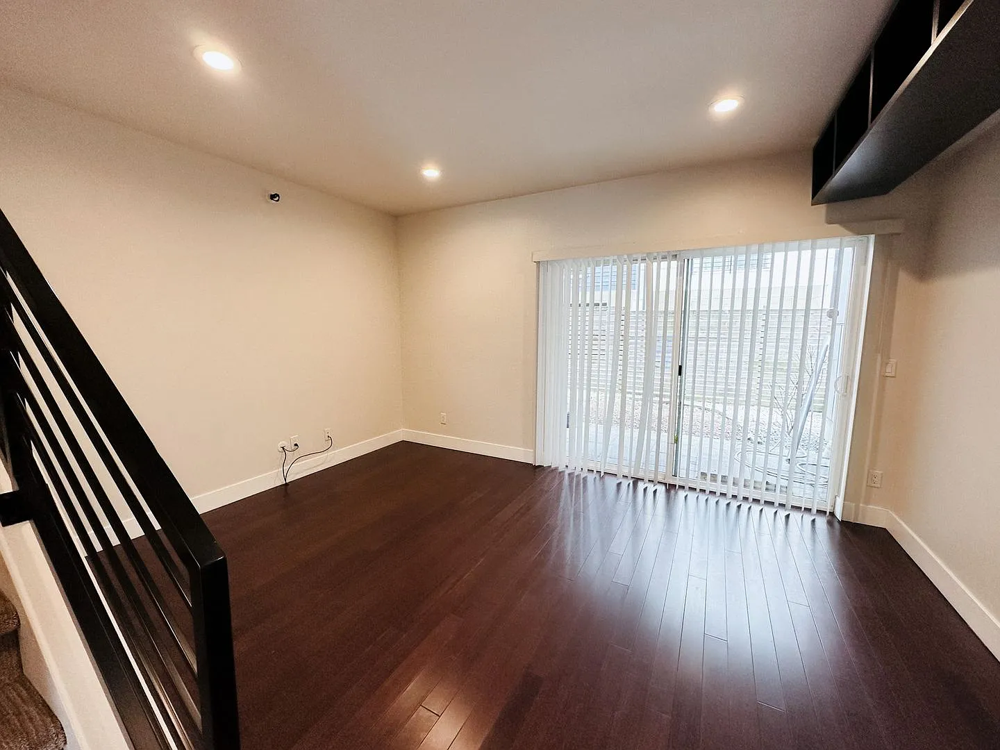 West Seattle - Industrial-Modern 3 bedroom / 2.5 bath Town Home — Photo 4