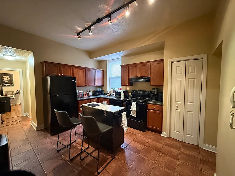 1110 Bingham St #1 — Photo 1