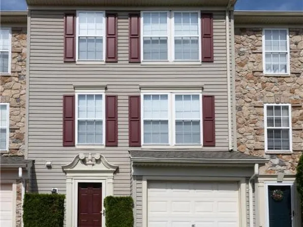 4083 Huckleberry Dr, Center Valley, PA 18034