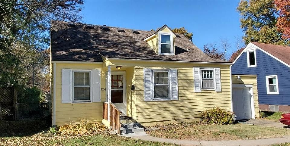 Sweet Waldo Ranch.  Bring your DIY ideas to make this house shine!