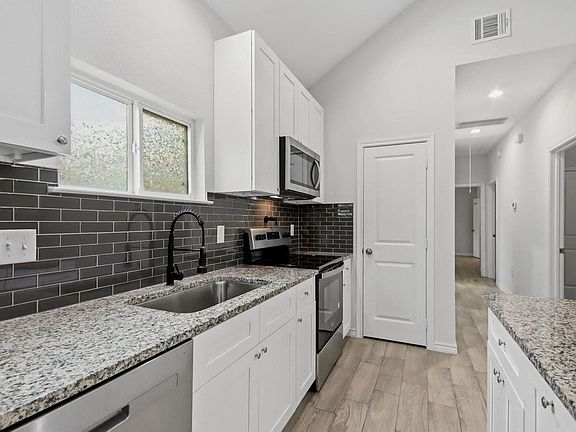 3rd image of 16902 Balmoral St