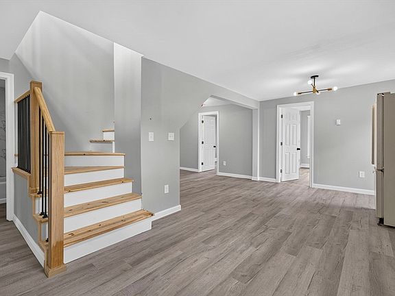 4th image of 303 W Main St