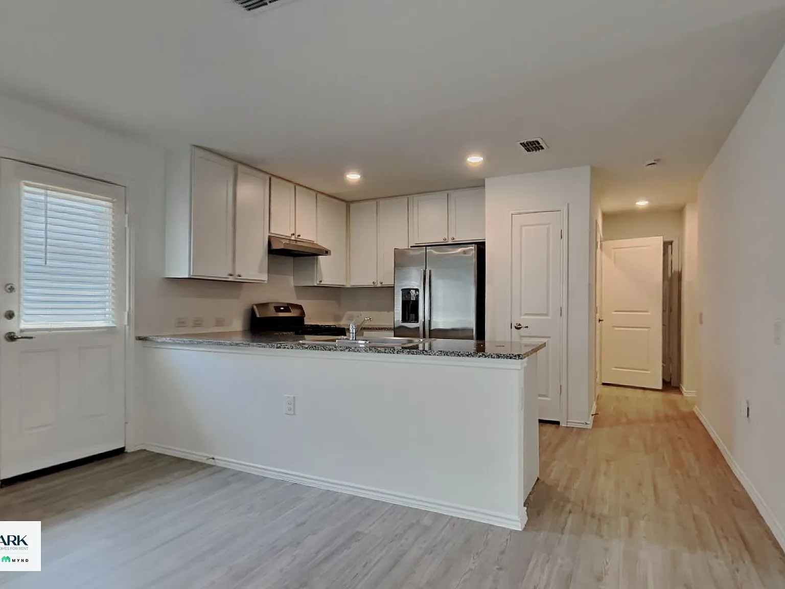 3 bed, 2.0 bath, 1440 sqft, $1,595 — Photo 3