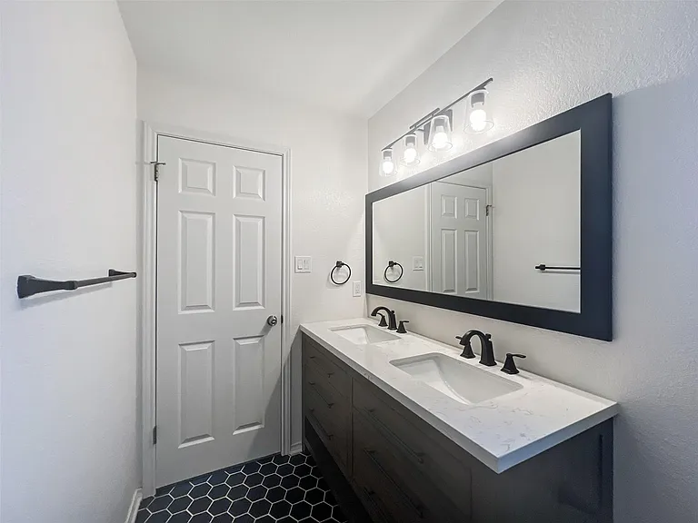 7521 Peabody Dr — Photo 19