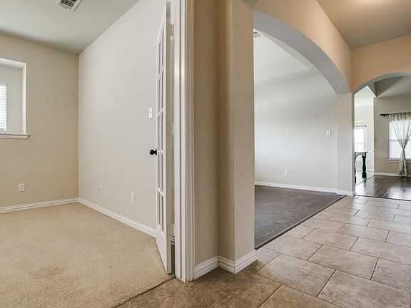 3rd image of 3001 Ruby Dr