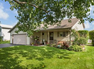 1707 Thistle Ln, Shakopee, MN 55379