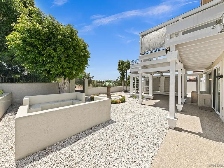 1068 Pacific Hill St — Photo 34