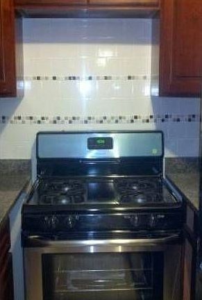 Stove & Backsplash