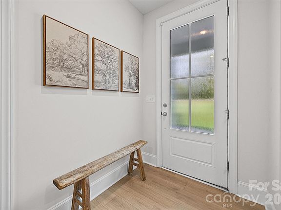 3rd image of 1061 Kendrick Rd
