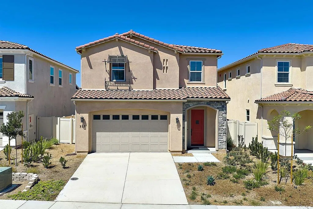 4 bed, 3.5 bath, 2442 sqft, $5,750 — Photo 1