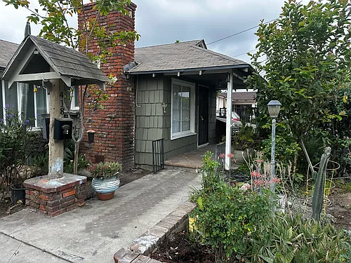 418 E Main St Photo 1
