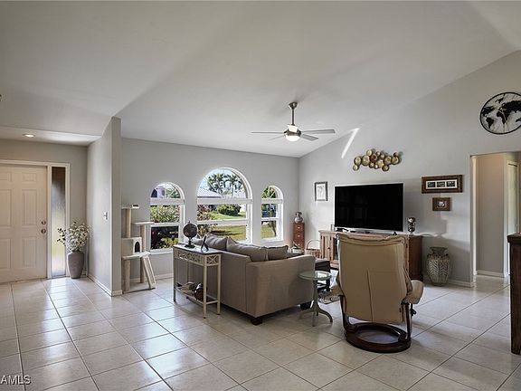 5th image of 2813 SW 33rd Ter