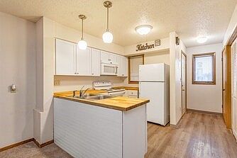 2nd image of 808 Westwinds Dr APT 5